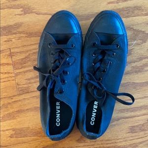 Women’s low top converse